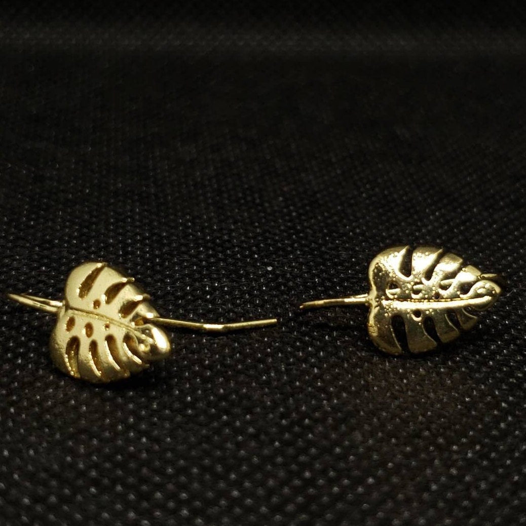 Small leaf drop earrings. - TSHIRTLA20