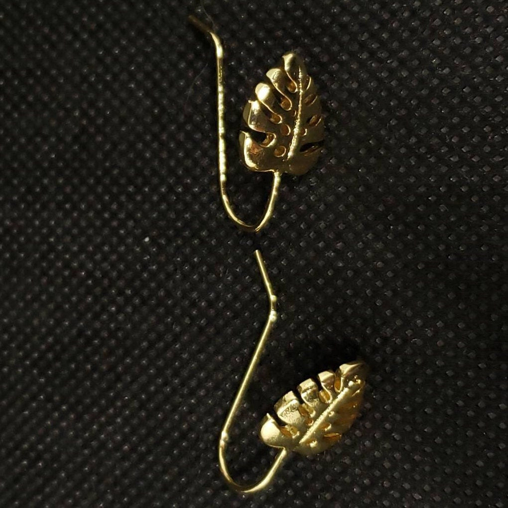 Small leaf drop earrings. - TSHIRTLA20