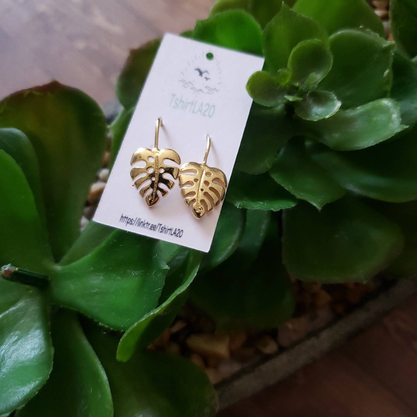 Small leaf drop earrings. - TSHIRTLA20